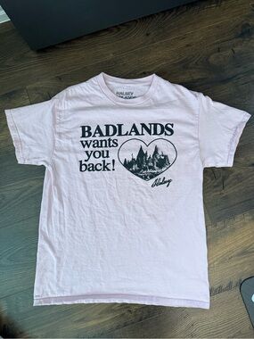 Halsey AUTHENTIC 2025 Concert Back to Badlands Graphic Tee Light Pink Mediun